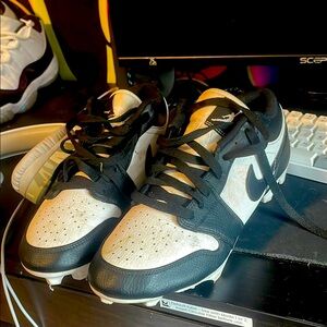 Nike Men's Black and White Sneakers